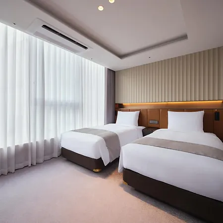 Stanford Hotel Myeongdong-2