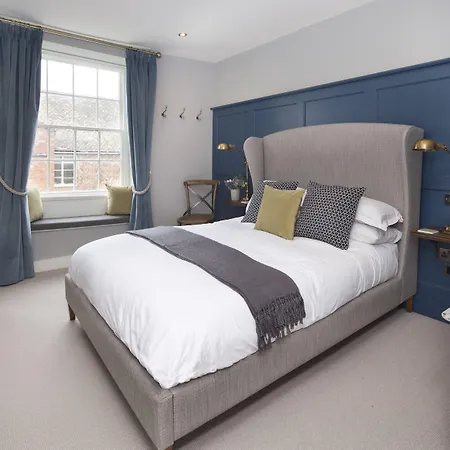 The George Townhouse-2