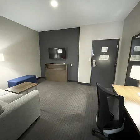 La Quinta Inn & Suites By Wyndham Augusta Fort Eisenhower-3