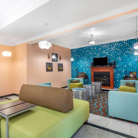 La Quinta Inn & Suites By Wyndham St. Augustine-2
