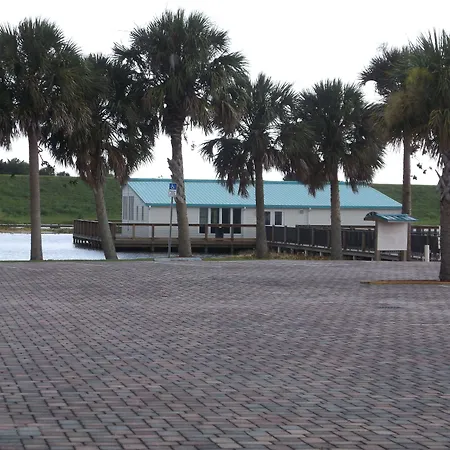 Lakeshore Resort And Marina-2