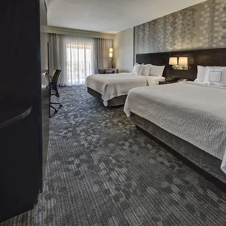 Courtyard By Marriott Midland-2