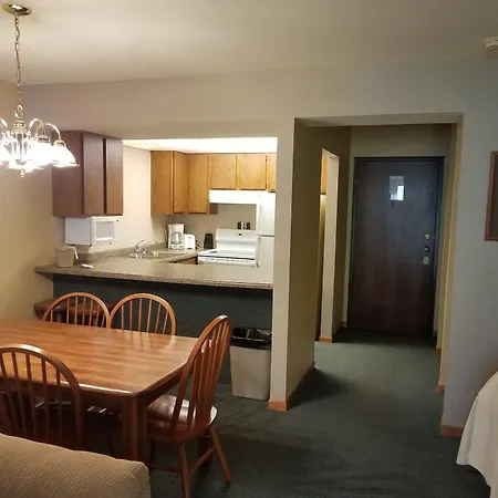 Rib Mountain Inn-3