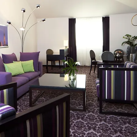 Steigenberger Hotel Herrenhof-3