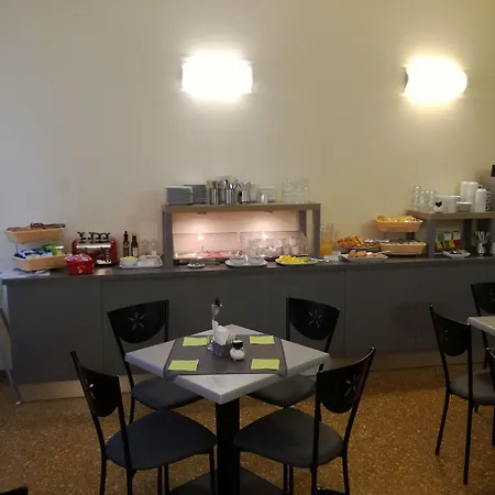 Hotel Cairoli-3