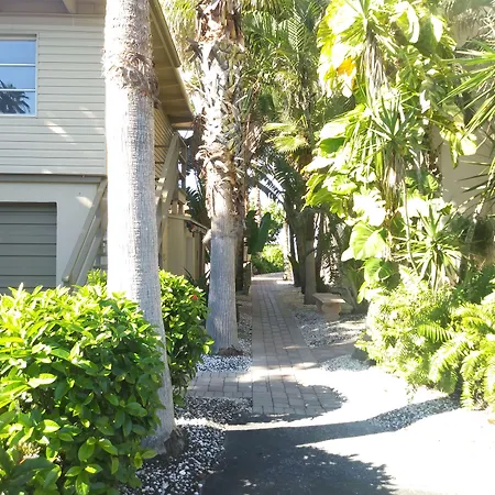 Turtle Crawl Inn - Longboat Key-2