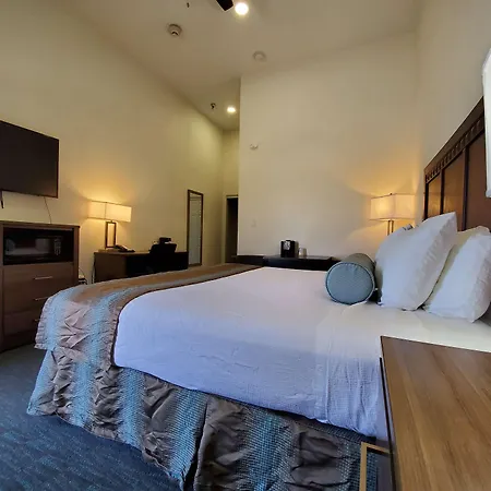 Best Western Plus Main Street Inn-2