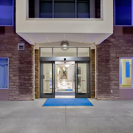 Holiday Inn Express Hotel & Suites Ontario By Ihg-3