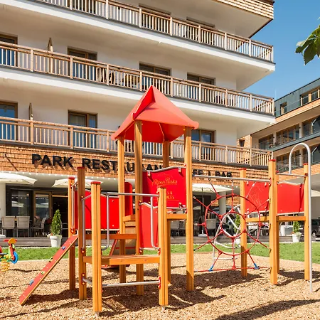 AlpenParks Hotel&Apartment Central Zell am See-3