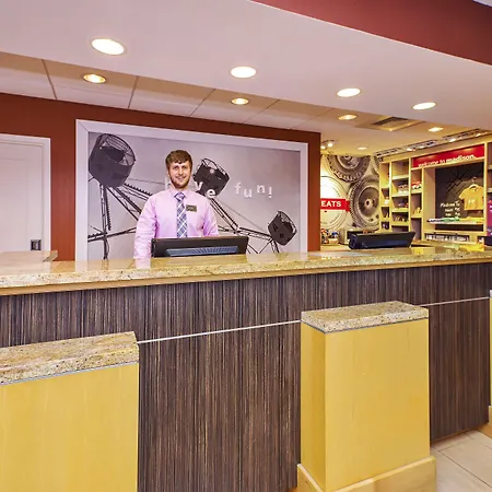Hampton Inn & Suites Madison - West-3