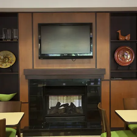 Fairfield Inn & Suites Bedford-3