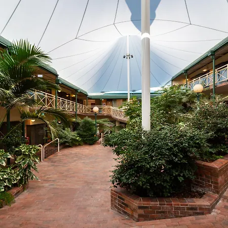 Mayfair Plaza Motel And Apartments-2