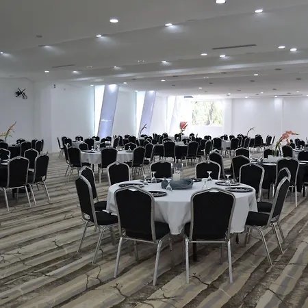The Lakes Hotel & Conference Centre-2