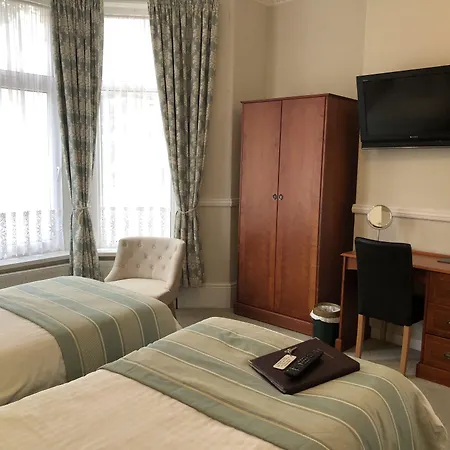 Edgcumbe Guest House-2