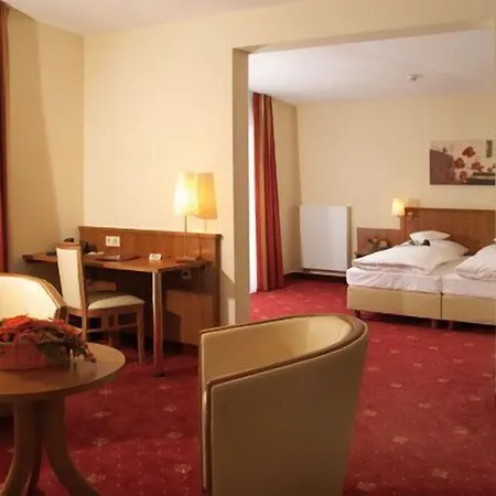 Waldhotel Nachtigall-2