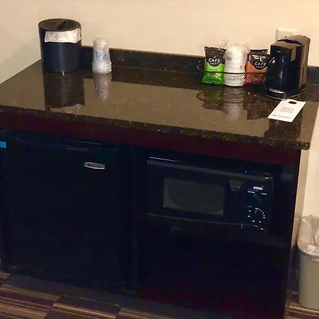 Best Western Plus Victor Inn & Suites-2