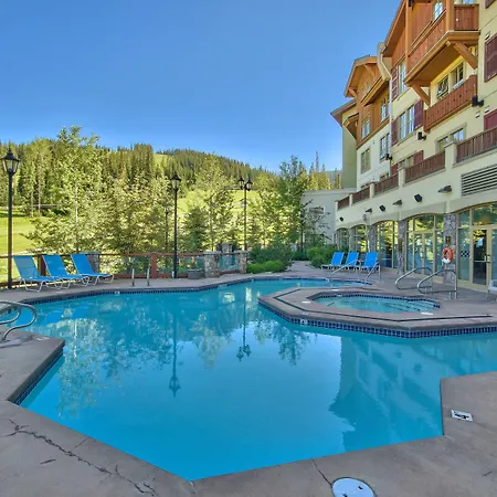 Residences At The Sun Peaks Grand-3