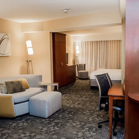 Courtyard By Marriott Lafayette-2