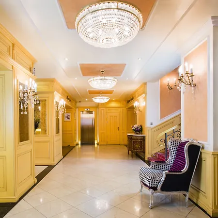 Luxury Family Hotel Royal Palace-3