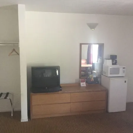 Rodeway Inn Beaumont-2