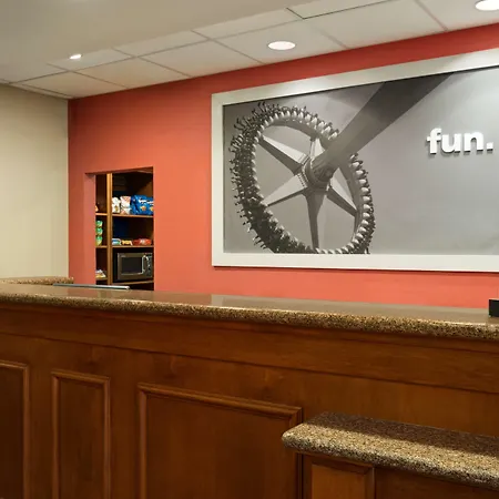 Hampton Inn & Suites Williamsburg-Central-2