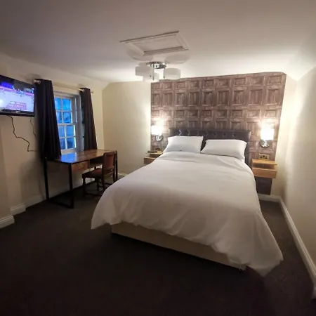 The Redwell Inn-3