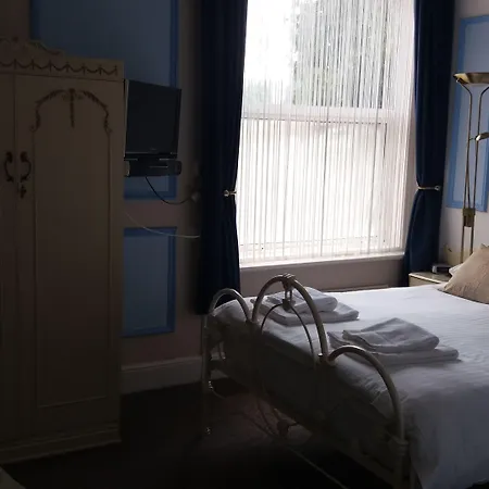 The Groveside Guest House-3