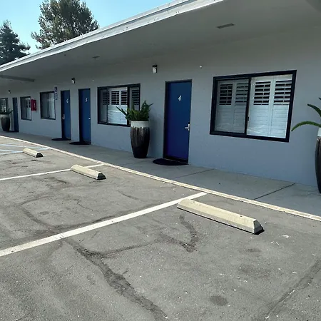 Cambria Palms Motel-2