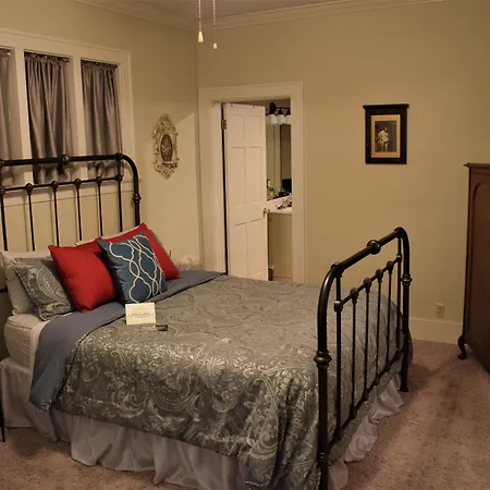 The Hiding Place Bed And Breakfast-3