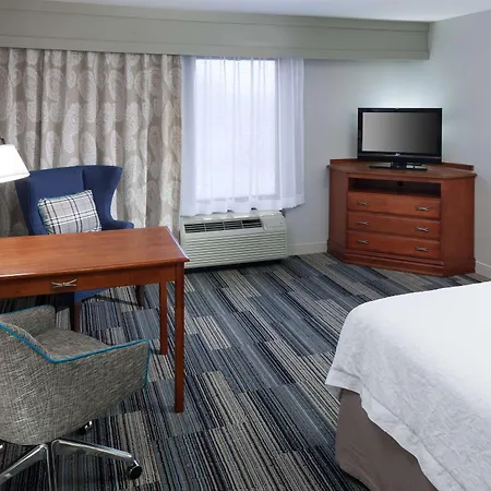 Hampton Inn & Suites Cedar Rapids-3
