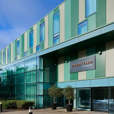 Courtyard By Marriott London Gatwick Airport-3