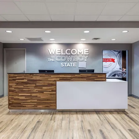 Newly Renovated-Hampton Inn & Suites Casper-3