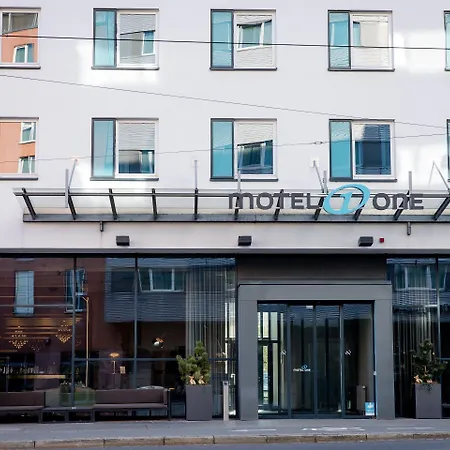 Motel One Nuernberg-City-3