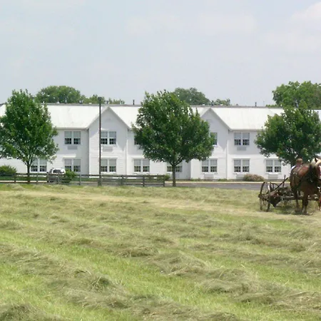 Amish Inn-3