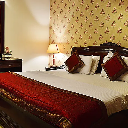 Hotel Emperor Palms-2