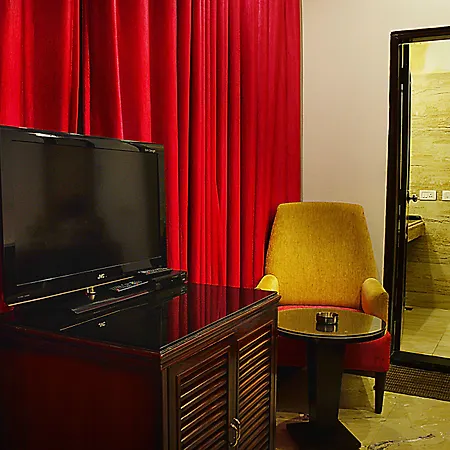 Hotel Emperor Palms-3