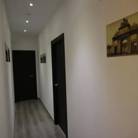 Hostal Mh Fuencarral-2