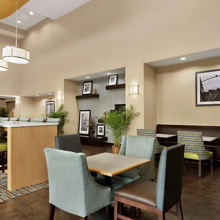 Hampton Inn & Suites Brunswick-3