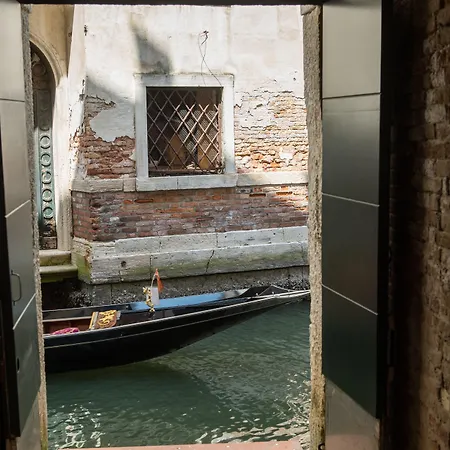 Locanda Leon Bianco On The Grand Canal-3