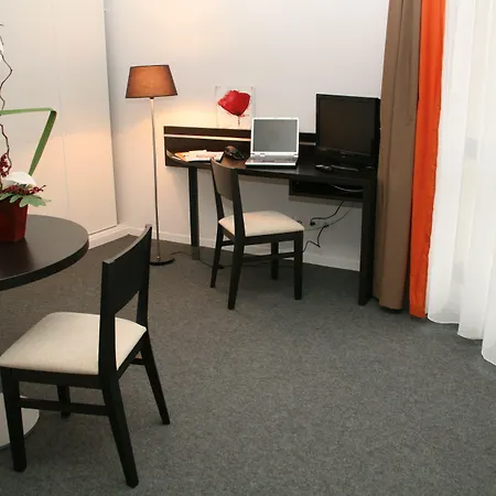 Nemea Appart Hotel Home Suite Nancy Centre-3