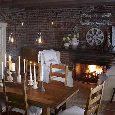 Maison Fleurie, A Four Sisters Inn-3
