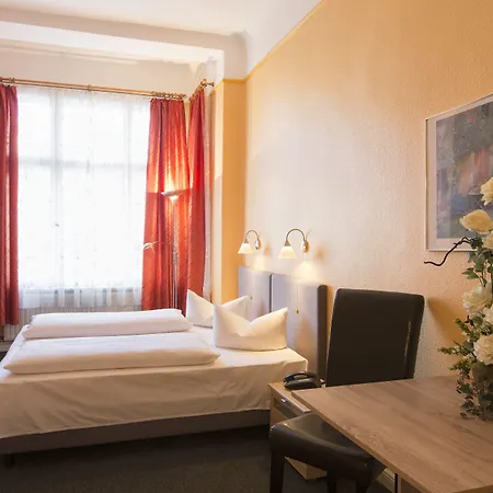 Hotel Am Hermannplatz-2