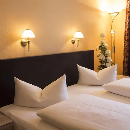 Hotel Am Hermannplatz-3