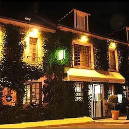 Logis Hotel Auberge Du Centre Chateaux De La Loire-3