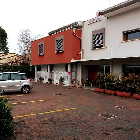 Hotel Mezzaluna-2