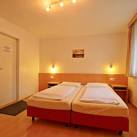 Pension Elisabeth - Rooms & Apartments-3