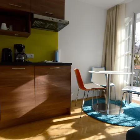 Pension Elisabeth - Rooms & Apartments-3