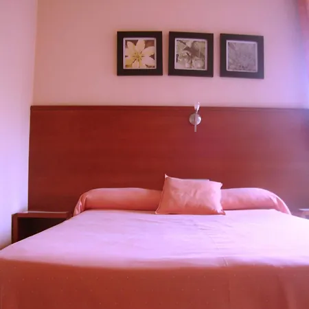 Hotel Sant Quirze De Besora-3