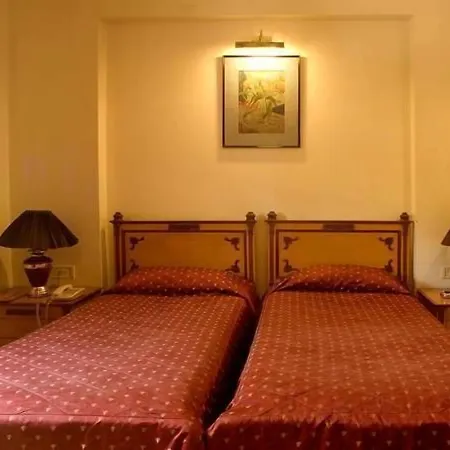 Benzy Palace-3