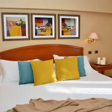 Lh Hotel Lloyd Roma-2